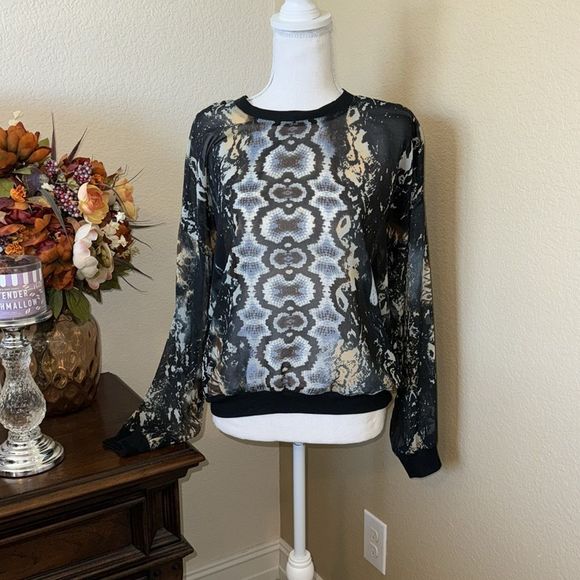 CAbi snakeprint top style 572 blouse gray mustard pullover lightweight Medium - Picture 2 of 3